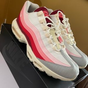 Nike Air Max  QS. Size 15